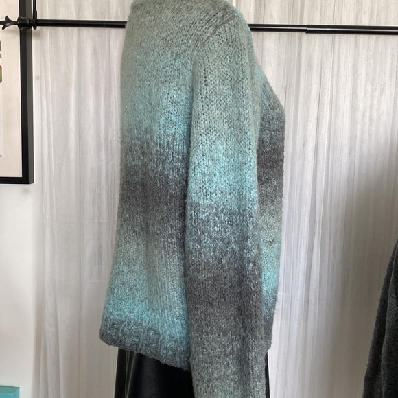 Woolrich women’s v-neckline knit slouchy ombré turquoise/grey sweater Size M - Picture 6 of 17